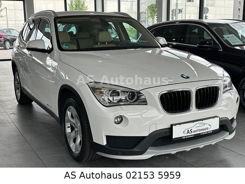 Weiß Gebraucht 2015 BMW X1 Sport Line SUV | 10.950 € (Fairer Preis) - Bild 1/4