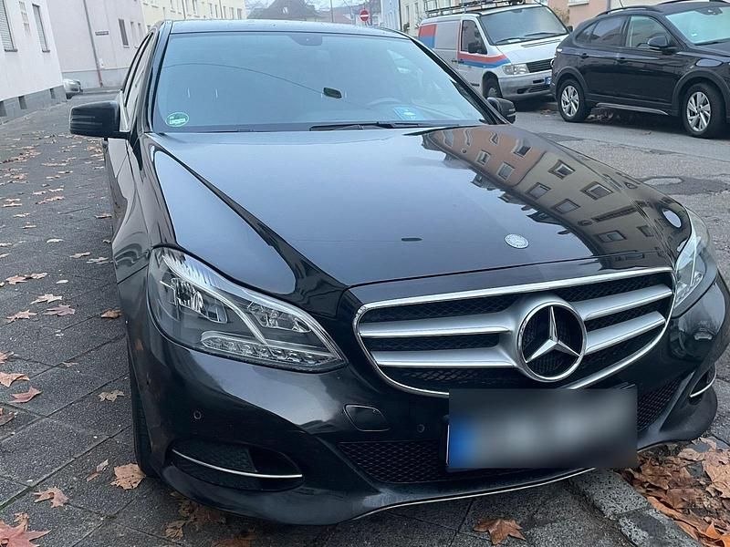 Gebraucht Mercedes E200 136 PS (100 kW) 2015 Schwarz Limousine
