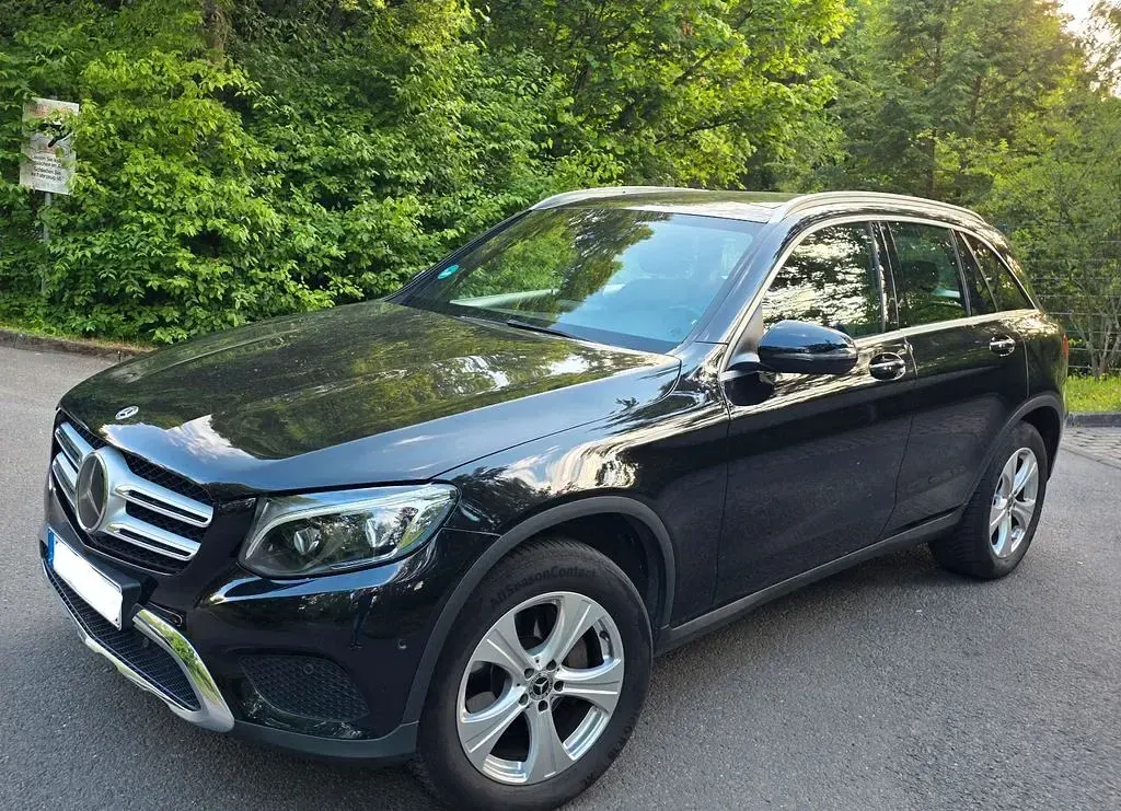 Gebraucht Mercedes GLC300 AMG 245 PS (180 kW) 2019 Schwarz SUV