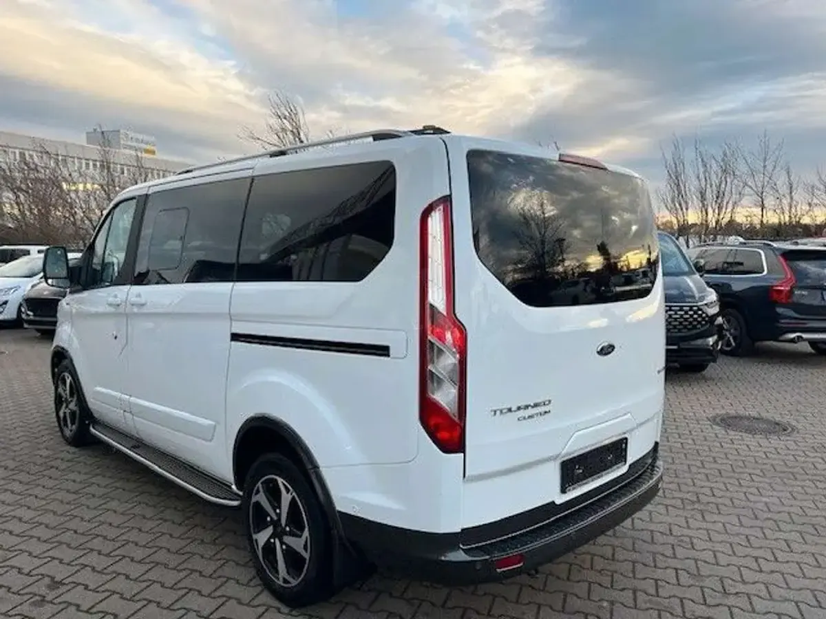 Gebraucht Ford Tourneo Custom Active 185 PS (136 kW) 2022 Weiß Van