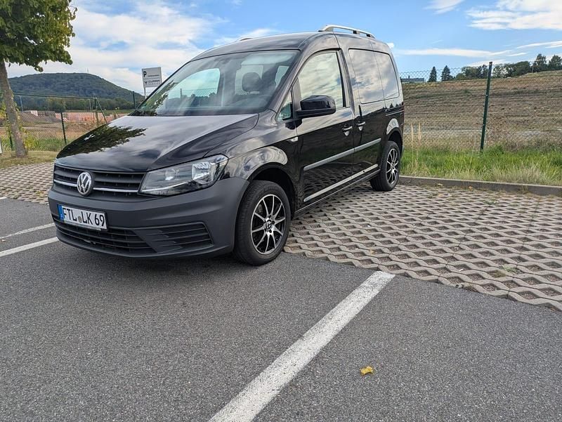 Schwarz Gebraucht 2020 VW Caddy Trendline Van / Kleinbus | 17.950 € (Teuer) - Bild 1/4