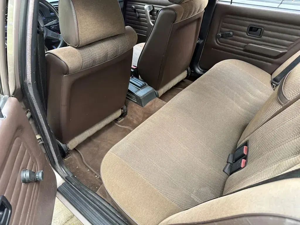 Gebraucht BMW 324 117 PS (86 kW) 1989 Gold Limousine