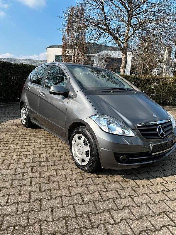 Gebraucht Mercedes A150 95 PS (69 kW) 2009 Grau Kleinwagen