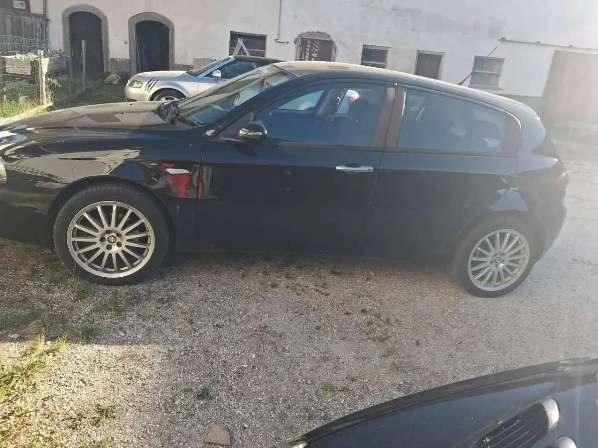 Gebraucht Alfa Romeo 147 120 PS (88 kW) 2008 Schwarz Kleinwagen