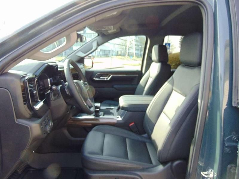 Neu Chevrolet Silverado 426 PS (313 kW) 2026 Gray SUV