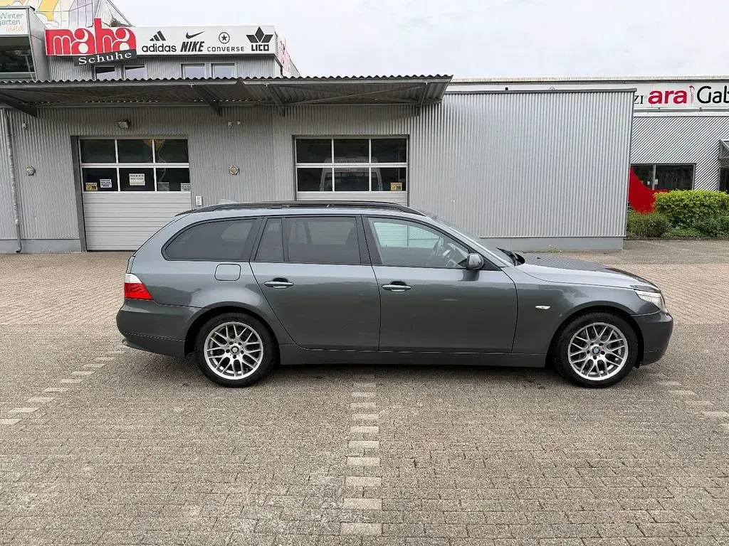 Gebraucht BMW 530 Performance 258 PS (189 kW) 2006 Grau Kombi