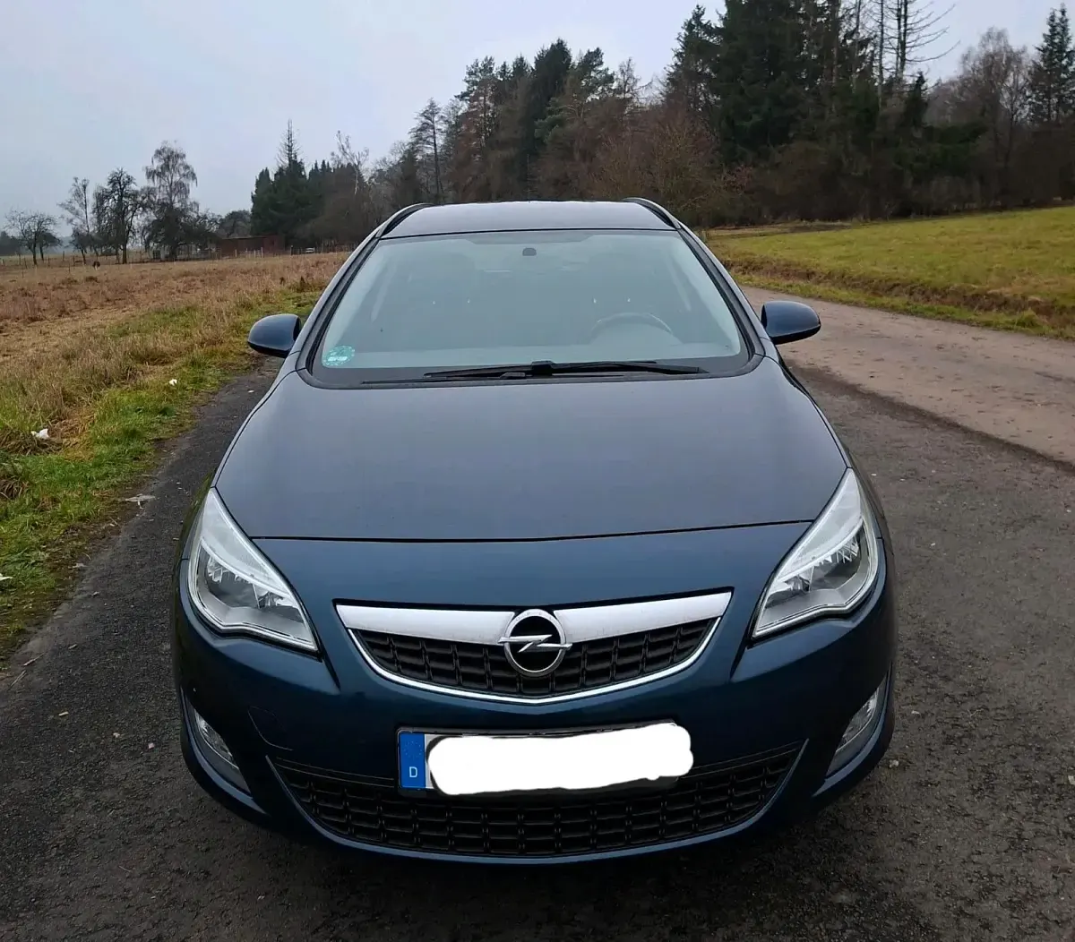 Gebraucht Opel Astra 125 PS (91 kW) 2012 Blau Kombi