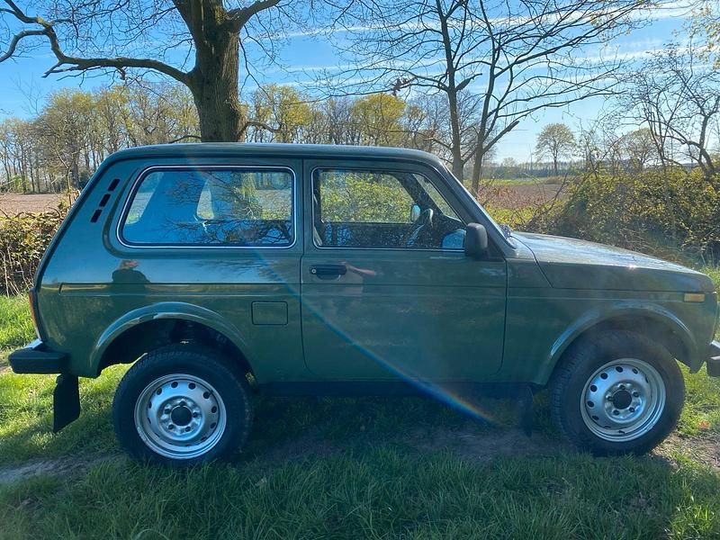 Gebraucht Lada niva 2018 Grün SUV