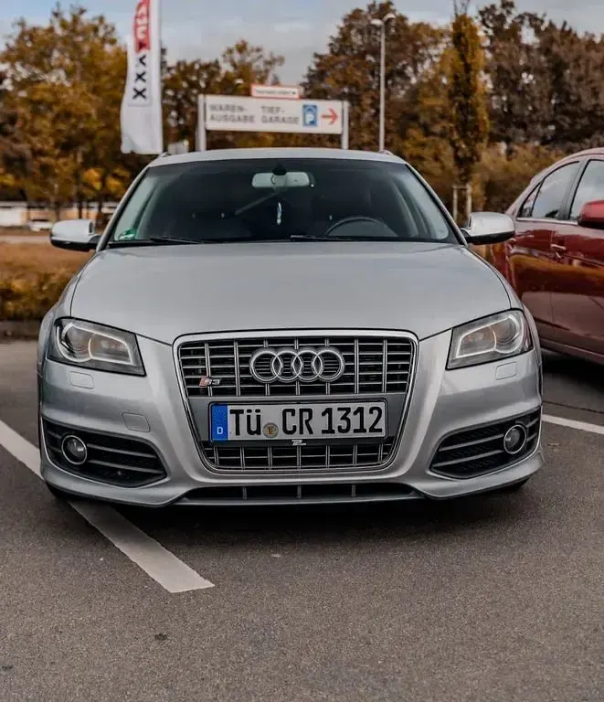 Gebraucht Audi S3 Sportback Sport 265 PS (194 kW) 2012 Silber Kleinwagen