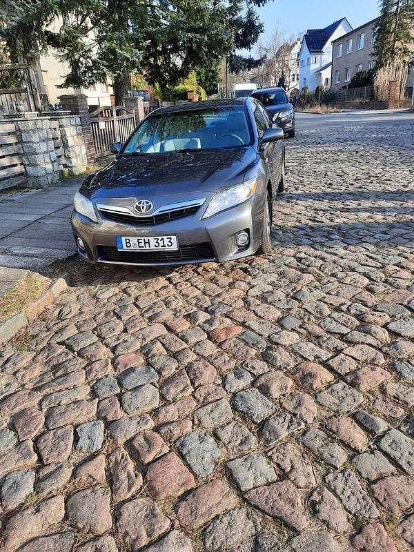 Gebraucht Toyota Camry Hybrid 184 PS (135 kW) 2011 Grau Limousine