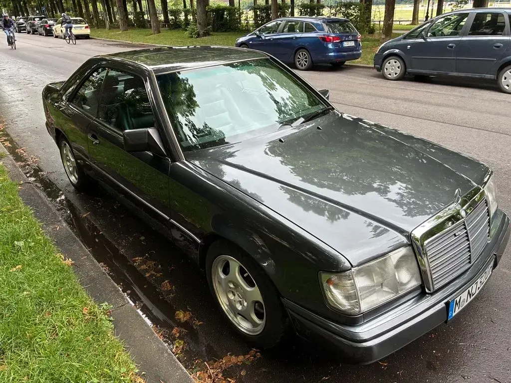 Gebraucht Mercedes E320 220 PS (161 kW) 1993 Schwarz Coupé