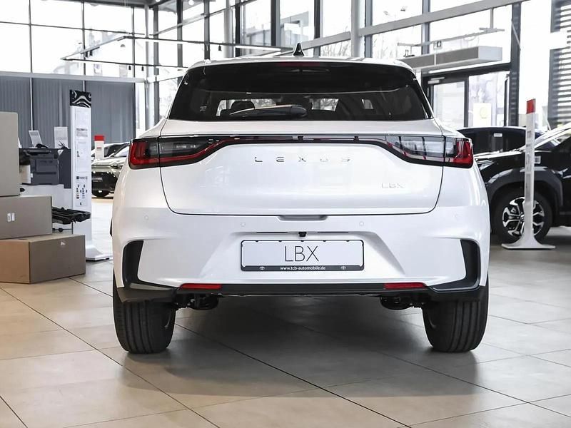 Neu Lexus LBX 136 PS (100 kW) 2026 Weiß SUV