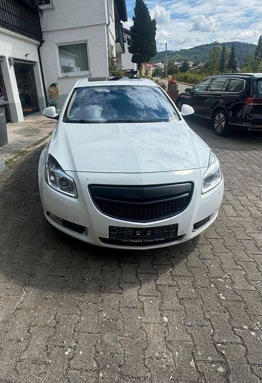 Weiß Gebraucht 2009 Opel Insignia Sport Limousine | 5.500 € (Superpreis) - Bild 1/4