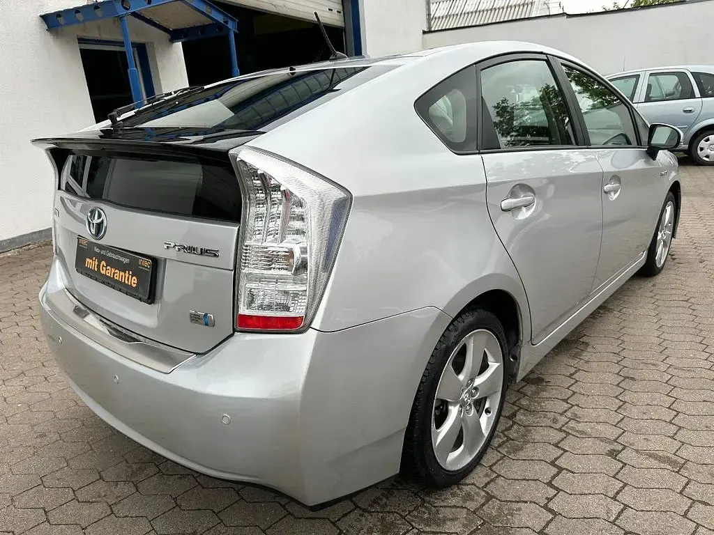 Gebraucht Toyota Prius Life 99 PS (72 kW) 2010 Silber Kleinwagen