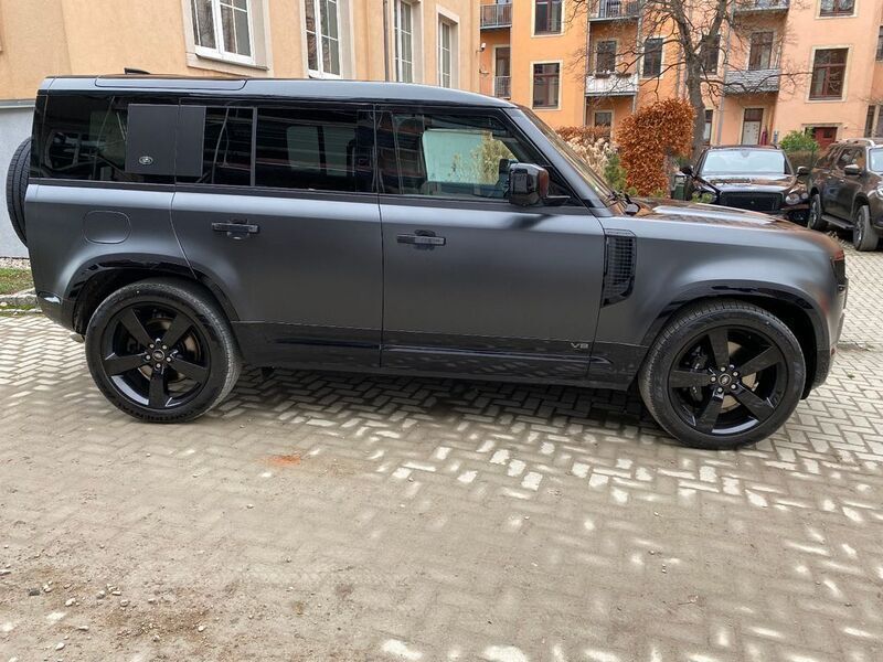 Gebraucht Land Rover Defender Carpathian Edition 525 PS (386 kW) 2023 Carpathian grey SUV