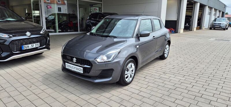 Grau Gebraucht 2024 Suzuki Swift Club Limousine | 14.990 € (Fairer Preis) - Bild 1/4