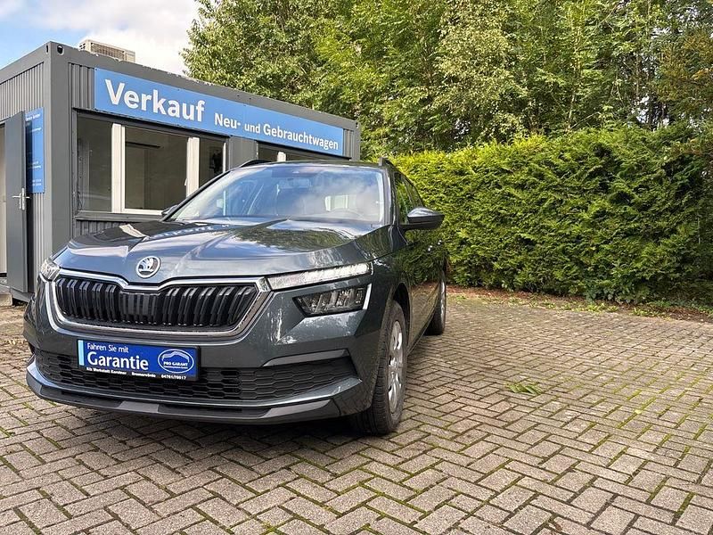 Grau Gebraucht 2021 Skoda Kamiq Active SUV | 15.900 € (Fairer Preis) - Bild 1/4