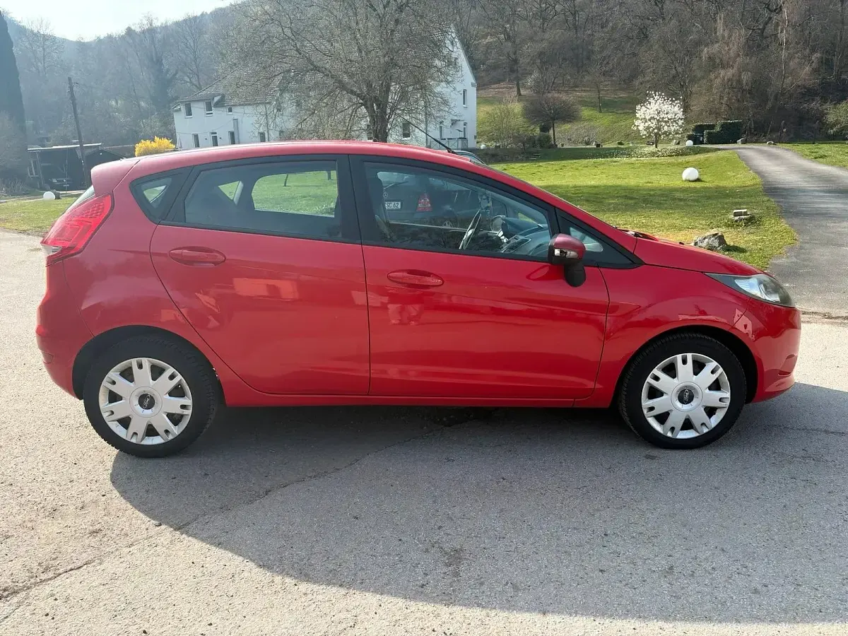 Gebraucht Ford Fiesta 92 PS (67 kW) 2009 Limousine