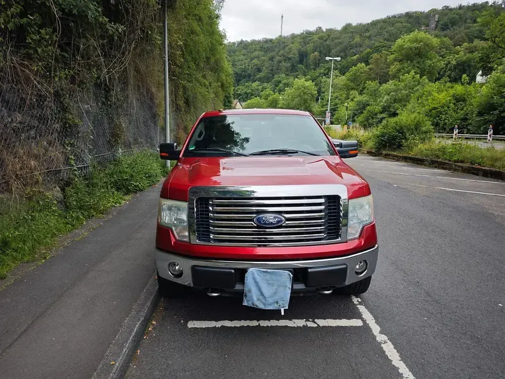 Gebraucht Ford V8 XLT 305 PS (224 kW) 2010 Rot SUV