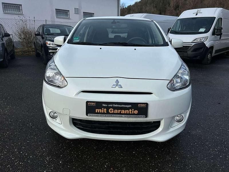 Islandweiss (s) Gebraucht 2016 Mitsubishi Space Star Diamant Edition Kleinwagen | 5.890 € (Guter Preis) - Bild 1/4