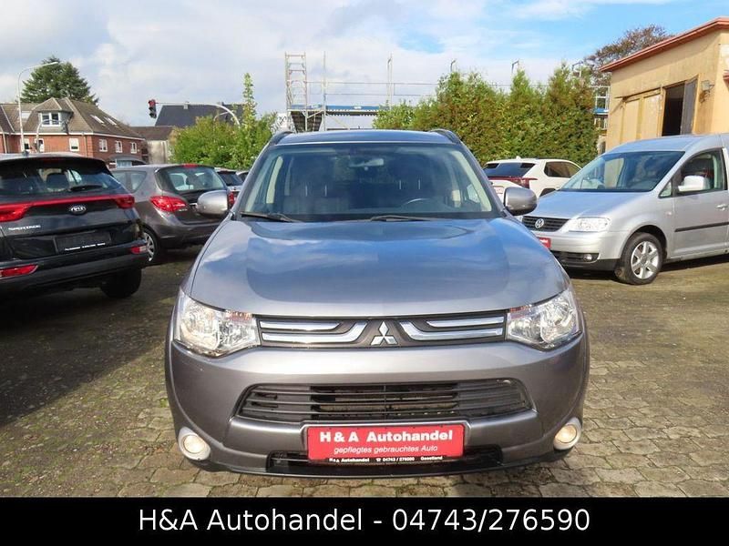 Grau Gebraucht 2013 Mitsubishi Outlander Invite SUV | 5.999 € (Superpreis) - Bild 1/4