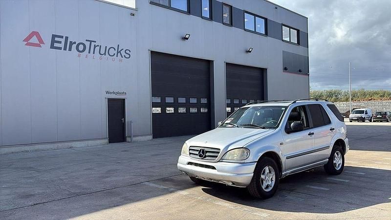 Gebraucht 2001 Mercedes ML270 SUV | 2.950 € (Teuer) - Bild 1/4