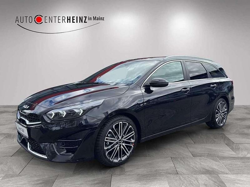 Zilinaschwarz metallic Neu 2025 Kia Ceed Sportswagon GT-Line Kombi | 34.490 € - Bild 1/4