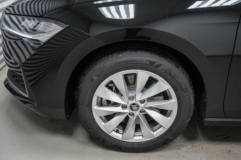 Neu Skoda Superb Selection 193 PS (141 kW) 2025 Ebony black Kombi