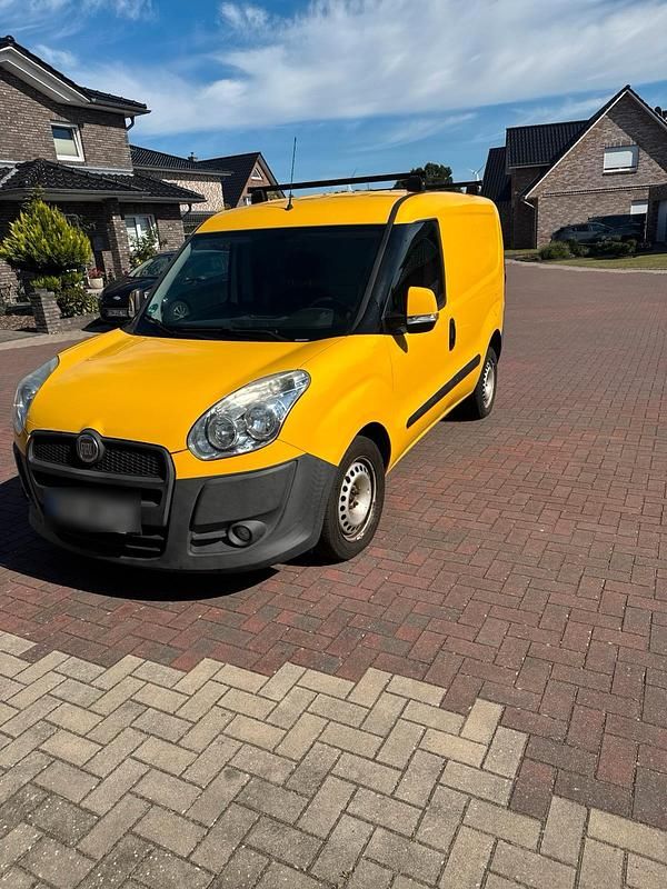 Gelb Gebraucht 2011 Fiat Doblò Van / Kleinbus | 4.800 € (Fairer Preis) - Bild 1/4