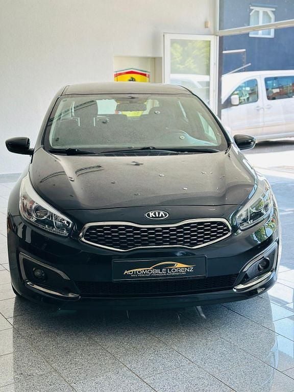 Schwarz Gebraucht 2018 Kia Ceed Edition 7 Limousine | 8.900 € (Guter Preis) - Bild 1/4