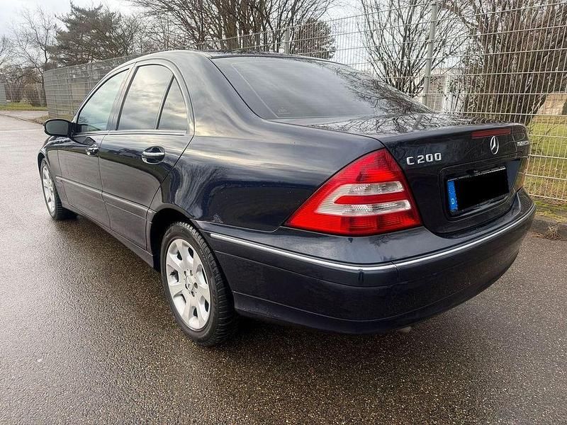 Gebraucht Mercedes C200 163 PS (119 kW) 2005 Blau Limousine