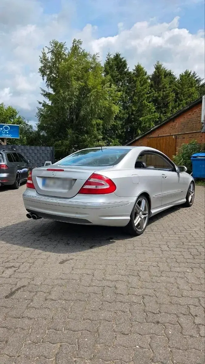 Gebraucht Mercedes CLK320 Avantgarde 218 PS (160 kW) 2003 Coupé
