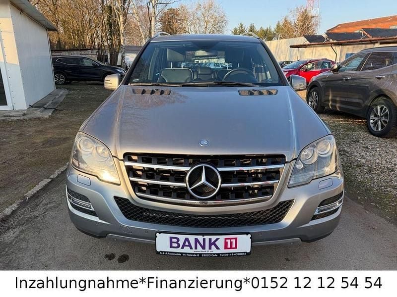 Gebraucht Mercedes ML350 231 PS (169 kW) 2010 Silber SUV