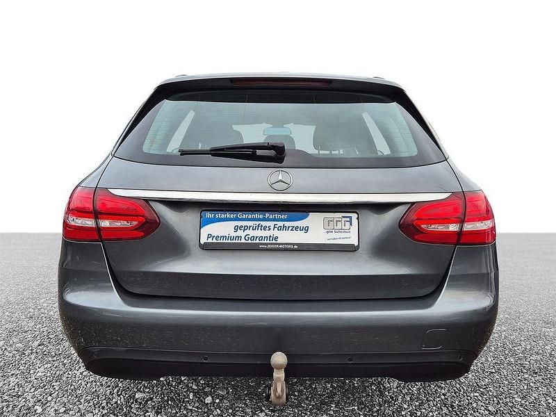 Gebraucht Mercedes C160 129 PS (94 kW) 2017 Grau Coupé