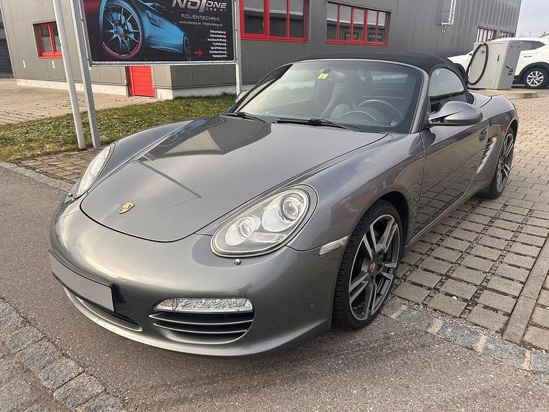 Grau Gebraucht 2011 Porsche Boxster Cabrio | 25.390 € (Fairer Preis) - Bild 1/4
