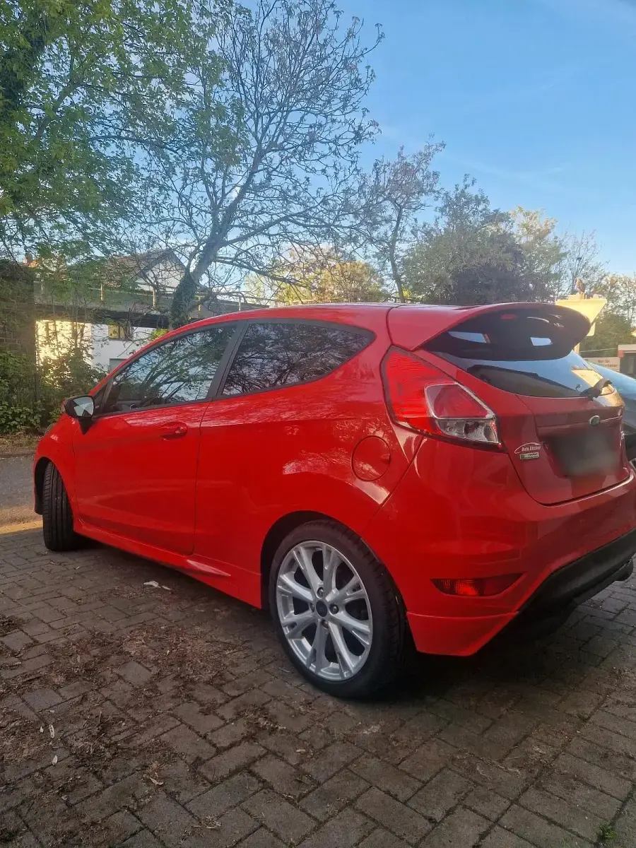 Gebraucht Ford Fiesta ST-Line 125 PS (91 kW) 2013 Rot Kleinwagen