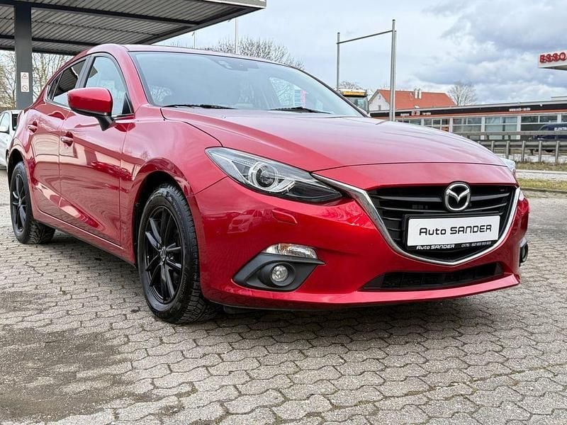 Gebraucht Mazda 3 Nakama 105 PS (77 kW) 2017 Rot Limousine