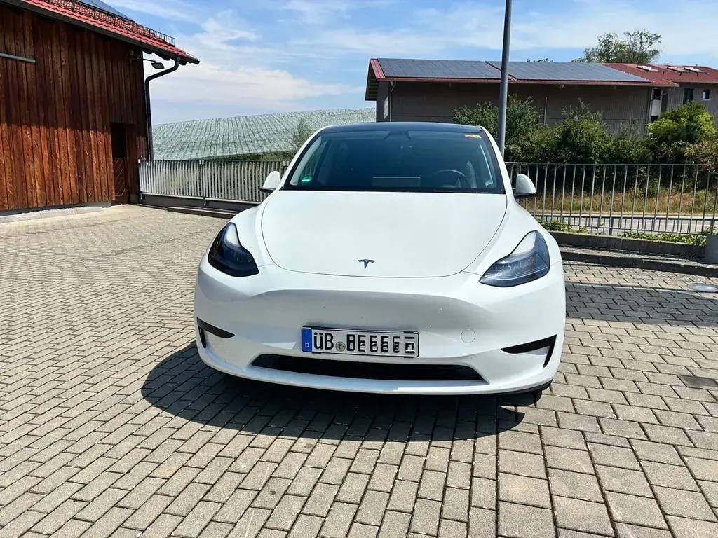 Gebraucht Tesla Model Y RWD 188 kW (256 PS) 2023 Weiß SUV