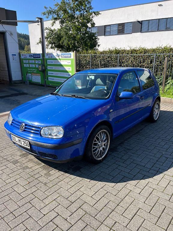 Blau Gebraucht 2000 VW Golf IV Basis Limousine | 1.350 € (Guter Preis) - Bild 1/4
