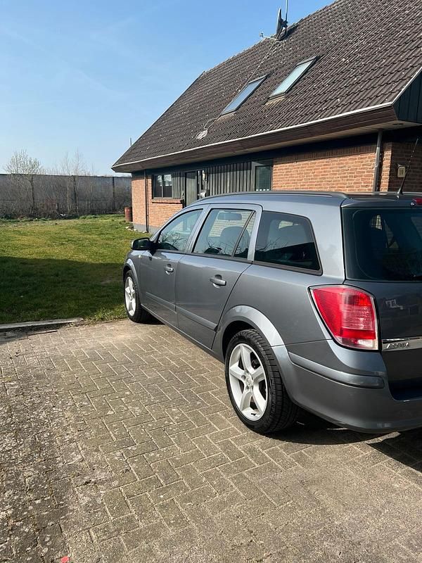 Gebraucht Opel Astra 105 PS (77 kW) 2005 Grau Kombi