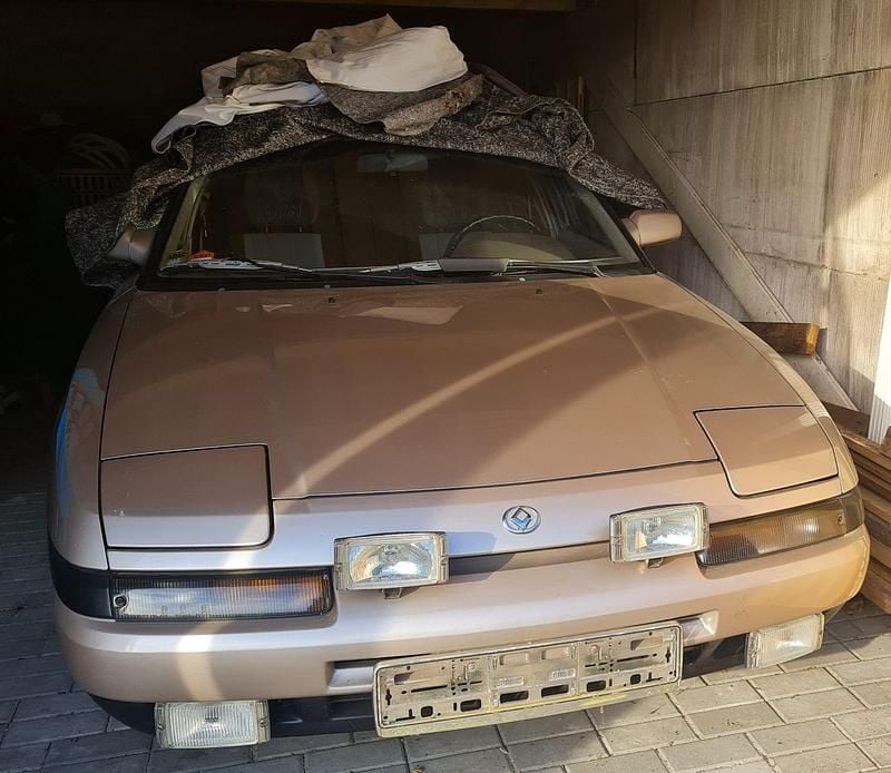 Beige Gebraucht 1992 Mazda 323F Limousine | 5.323 € - Bild 1/4