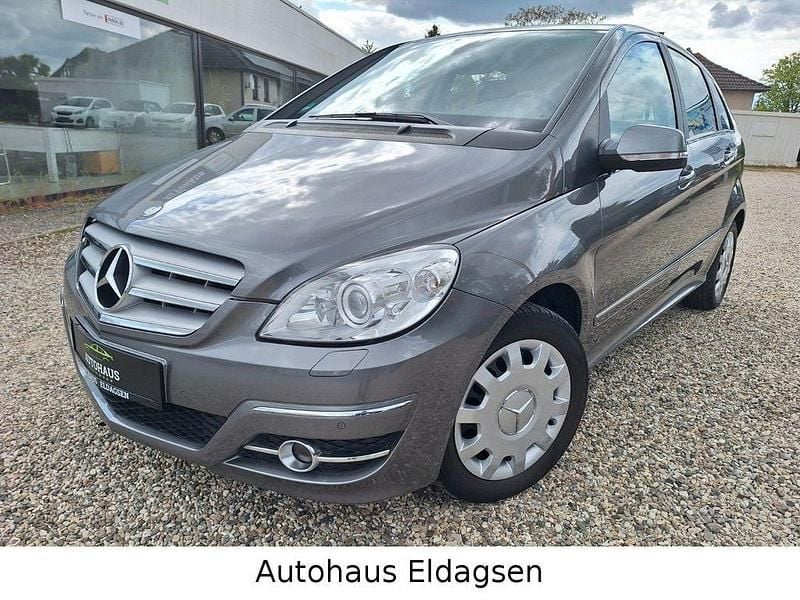 Grau Gebraucht 2010 Mercedes B200 Van / Kleinbus | 8.990 € (Etwas zu teuer) - Bild 1/4