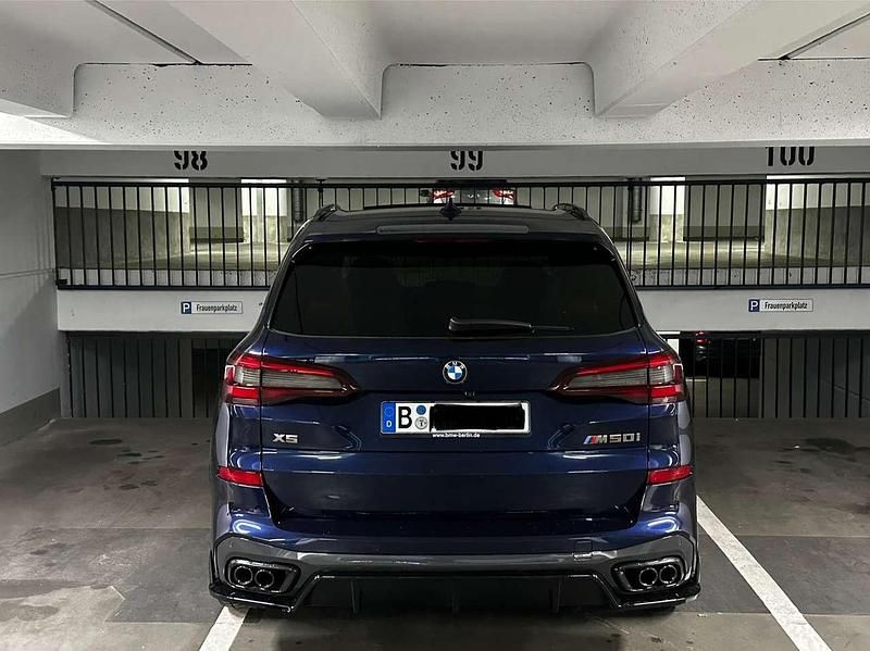Blau Gebraucht 2021 BMW X5 M Shadowline SUV | 58.300 € (Fairer Preis) - Bild 1/4