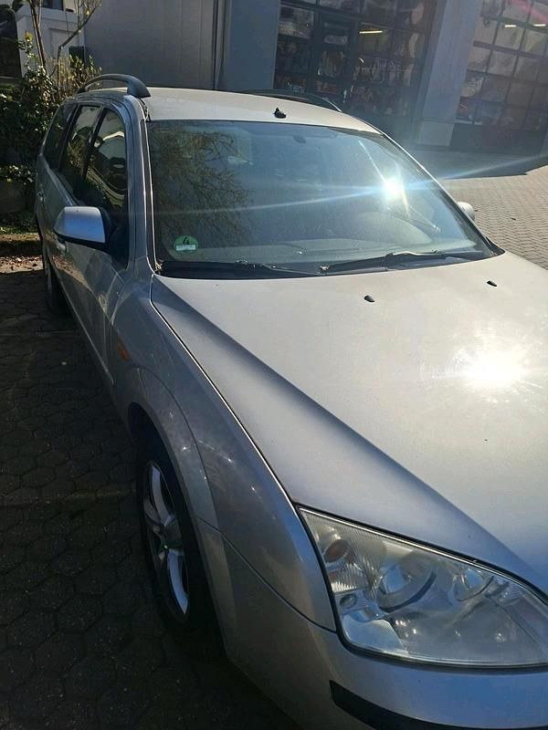 Gebraucht Ford Mondeo 125 PS (91 kW) 2003 Kombi