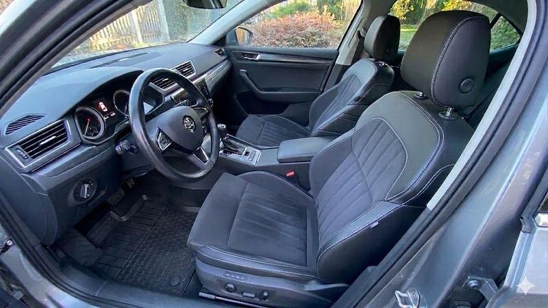 Gebraucht Skoda Superb Style 190 PS (139 kW) 2020 Grau Kombi