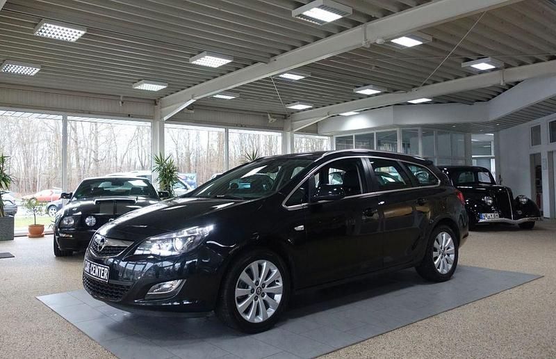 Gebraucht Opel Astra Innovation 165 PS (121 kW) 2012 Schwarz Kombi