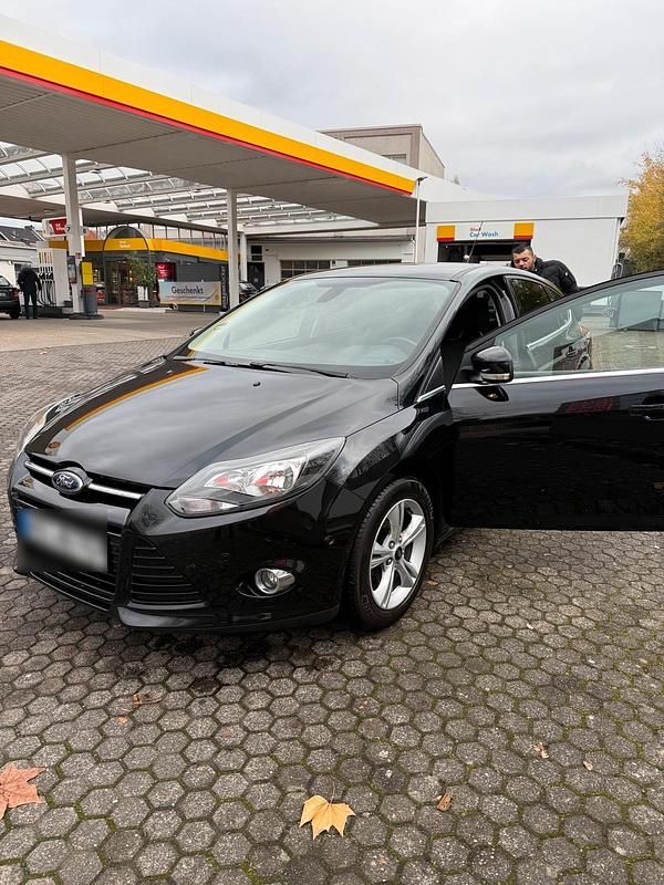 Usata Ford Focus 125 CV (91 kW) 2013 Nero Berlina