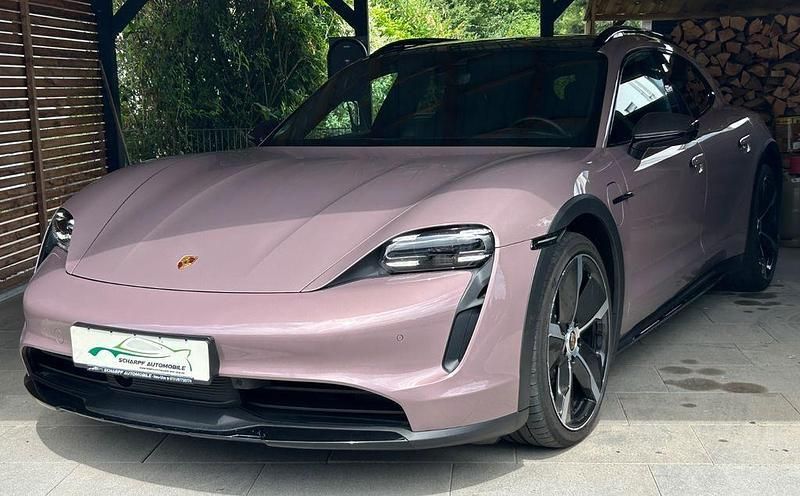 Rot Gebraucht 2021 Porsche Taycan Cross Turismo Limousine | 57.940 € (Fairer Preis) - Bild 1/4