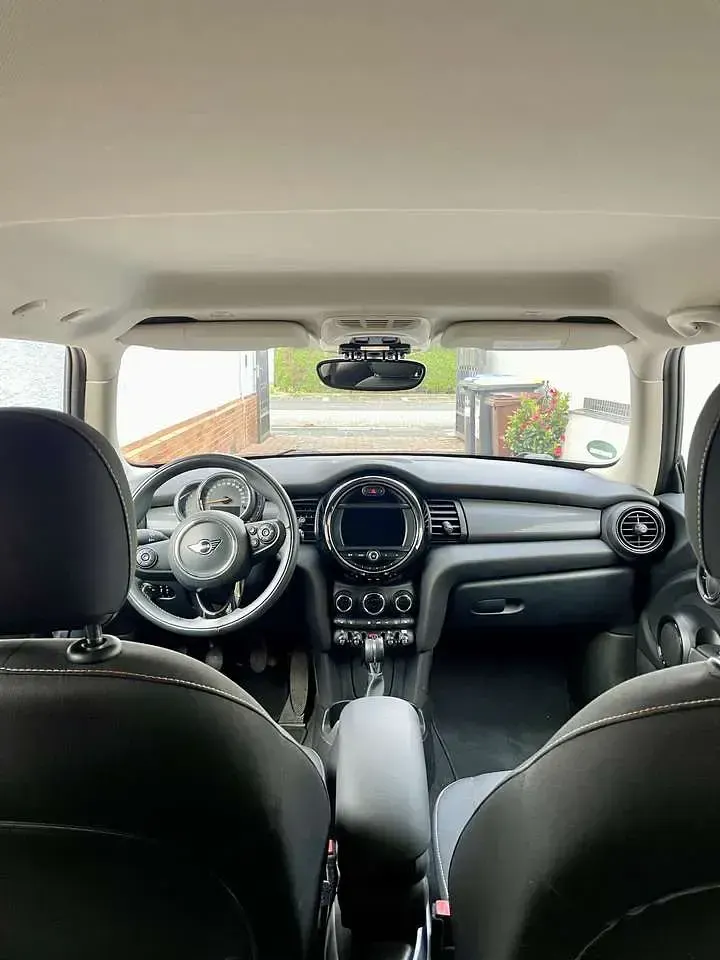 Gebraucht Mini Cooper 136 PS (100 kW) 2019 Grau Kleinwagen