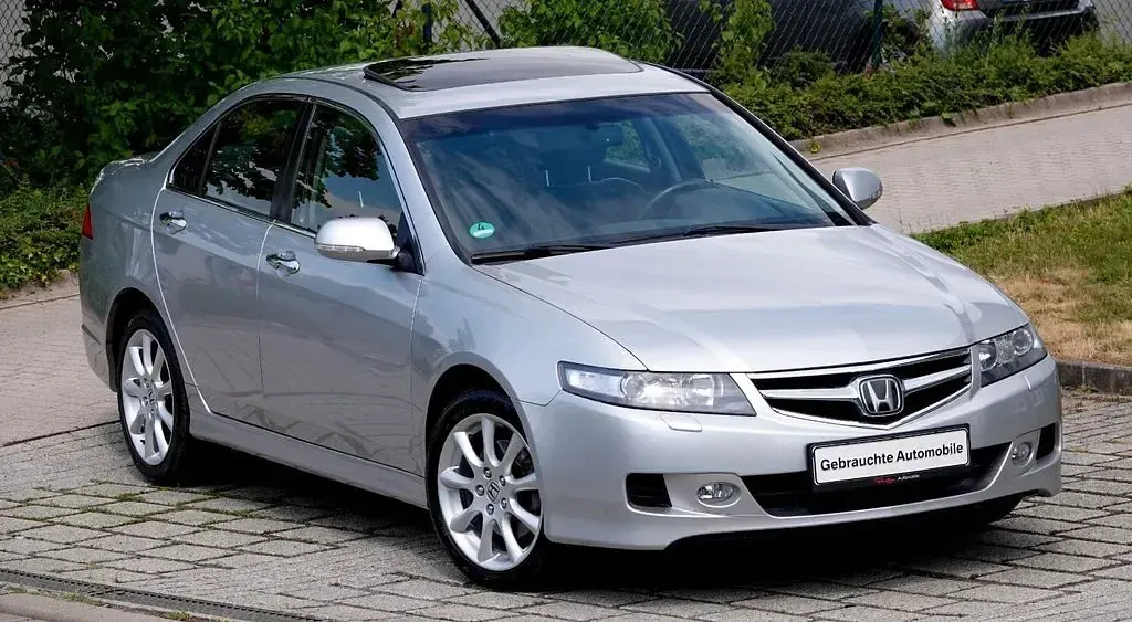 Gebraucht Honda Accord Executive 190 PS (139 kW) 2006 Silber Limousine